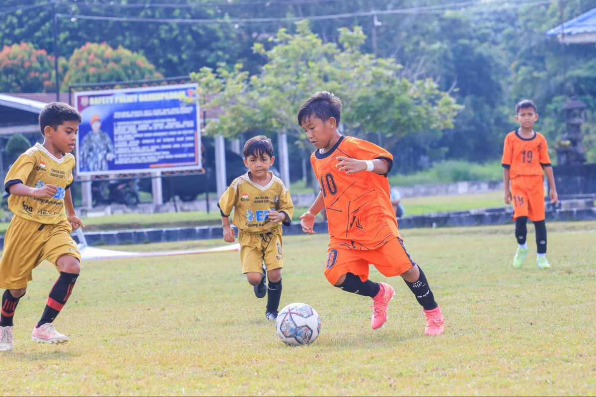 Malqa Zacheo Atharado Jadi Sorotan, Talenta Muda Sepak Bola dari Pangkalan Kerinci Mulai Bersinar