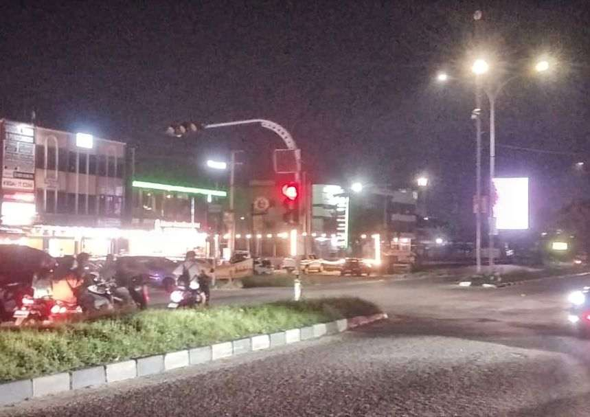 Gangguan Listrik Picu Kemacetan di Simpang Durian, Arus Lalu Lintas Kembali Lancar Setelah Lampu Pengatur Jalan Berfungsi